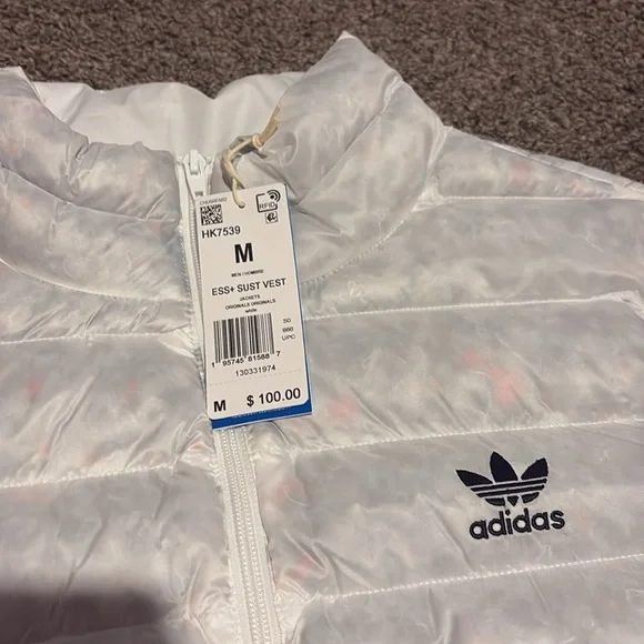 COPY - Adidas Originals Essentials Puffer Vest - Picture 4 of 5